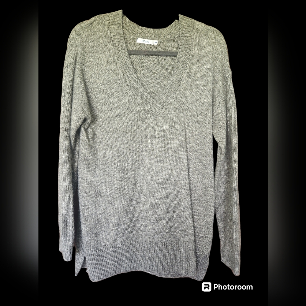 Long sleeve light sweater